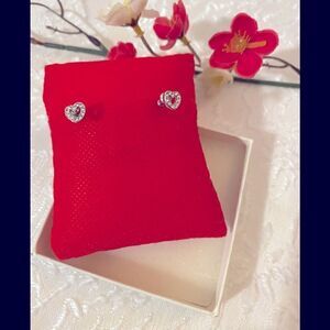 🎀 Swarovski Attract Stud Pierced  heart ❤️ Shape fashion Earrings